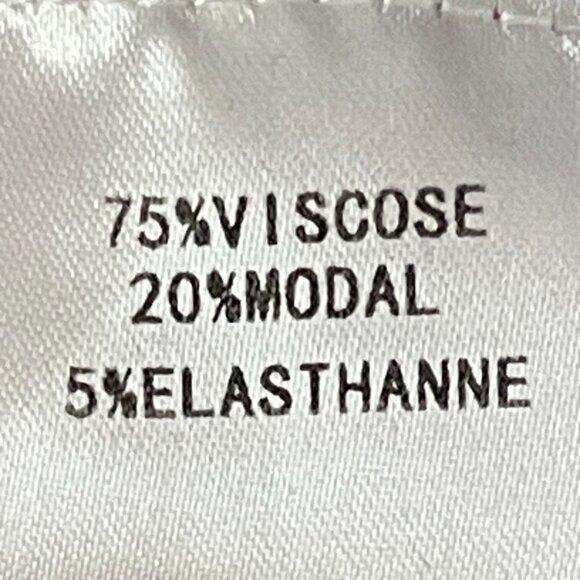 Soft Knit long sleeve sweater with flower detail size L - Picture 6 of 6